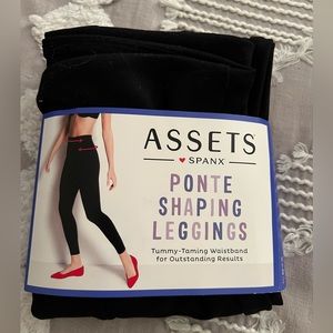 NEVER BEEN WORN- Shaping Leggings